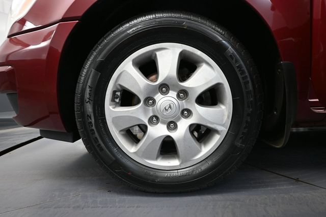 Used 2008 Hyundai Entourage GLS FWD image 15