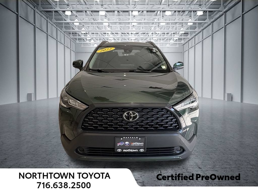 Used 2022 Toyota Corolla Cross LE w/ Moonroof Package AWD/4WD image 4