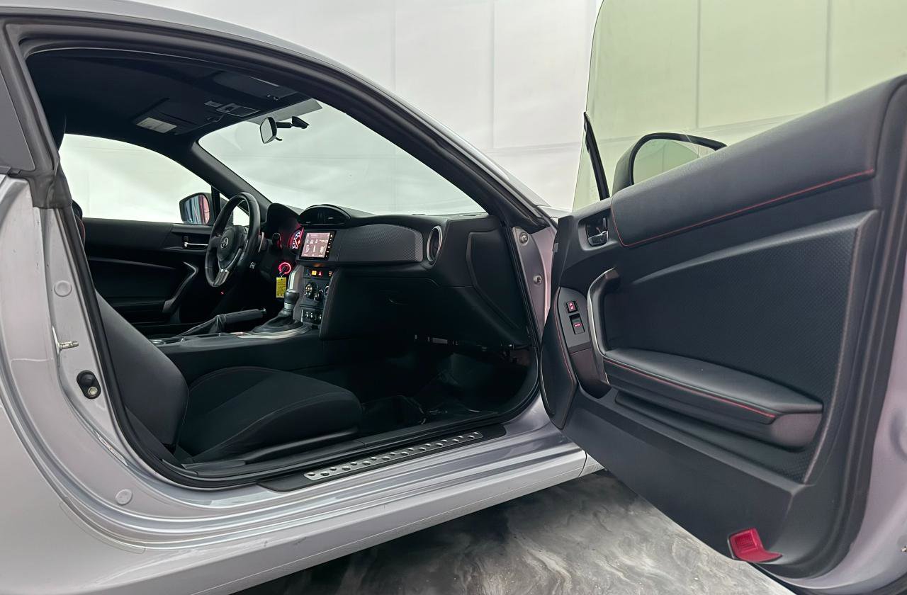 Used 2015 Scion FR-S RWD image 22