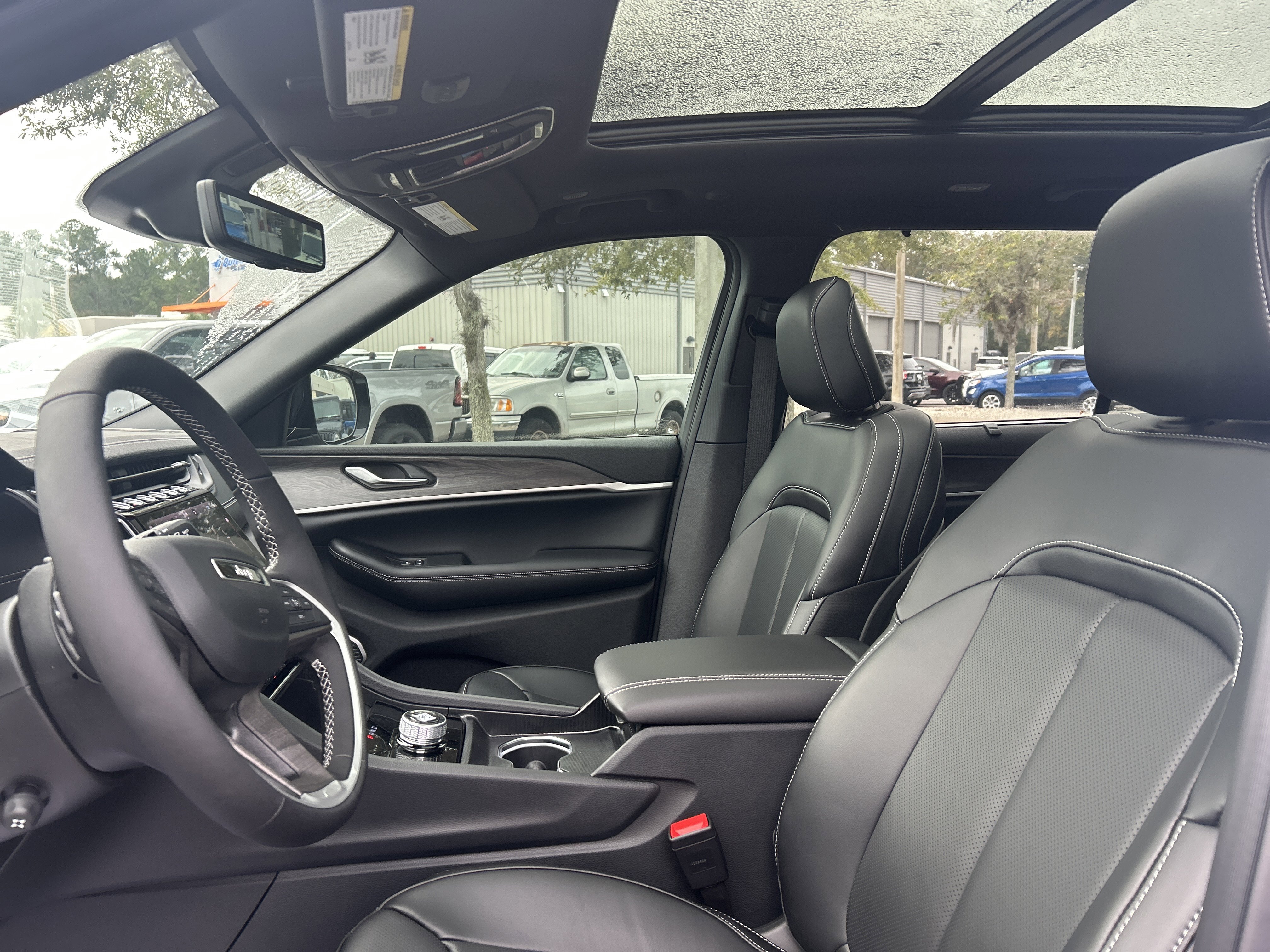 New 2025 Jeep Grand Cherokee L Limited w/ Luxury Tech Group II image 12