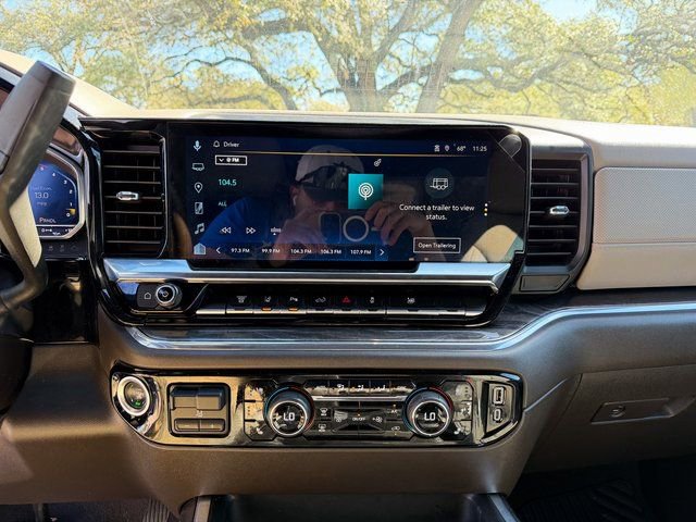 Used 2025 Chevrolet Silverado 3500 LTZ w/ LTZ Convenience Package image 10