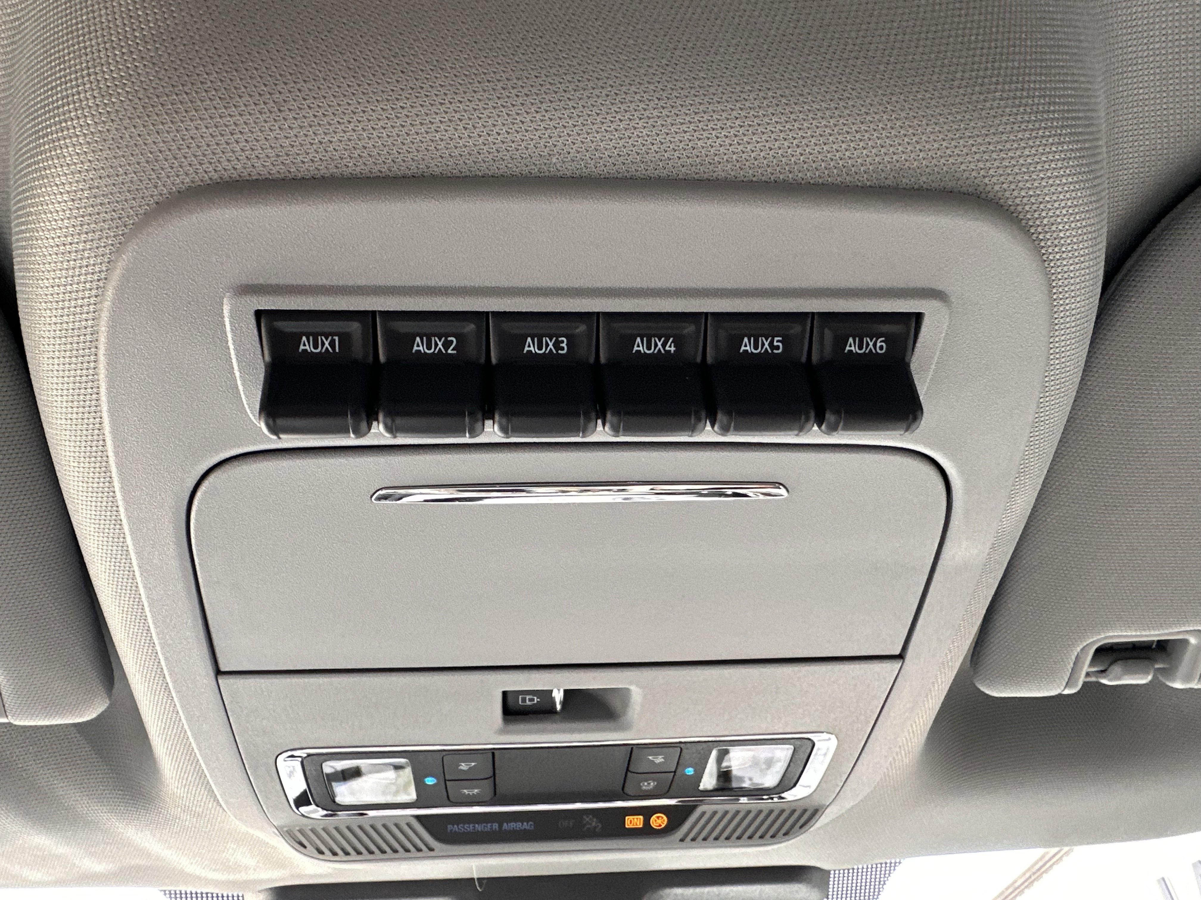 New 2026 Ford F250 Lariat w/ Black Appearance Package image 29