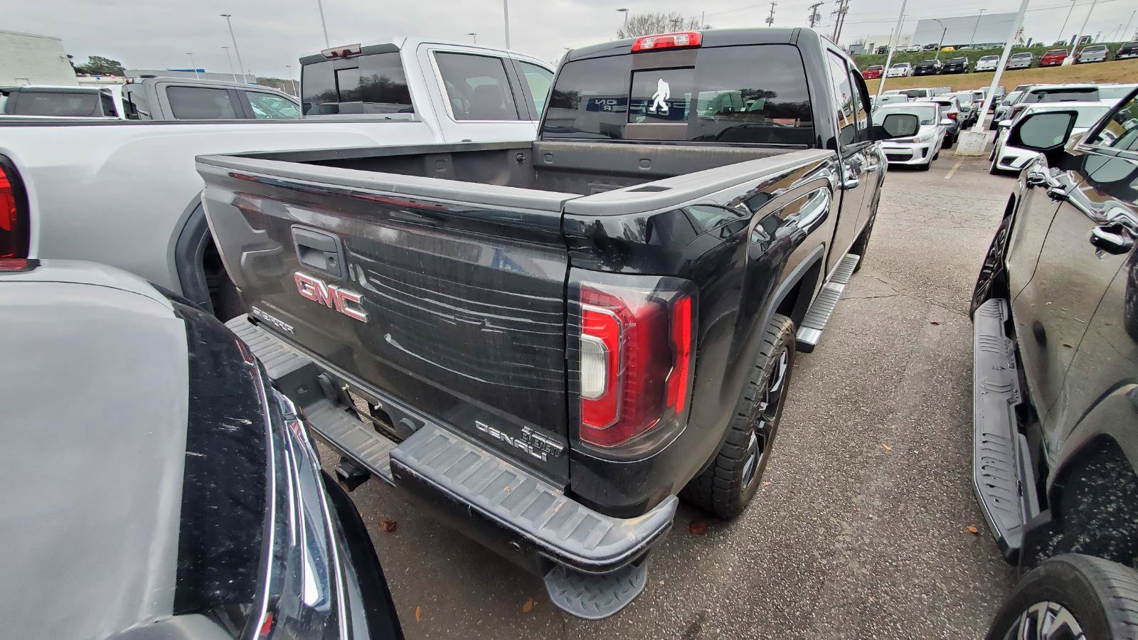 Used 2016 GMC Sierra 1500 Denali w/ Enhanced Driver Alert Package image 9