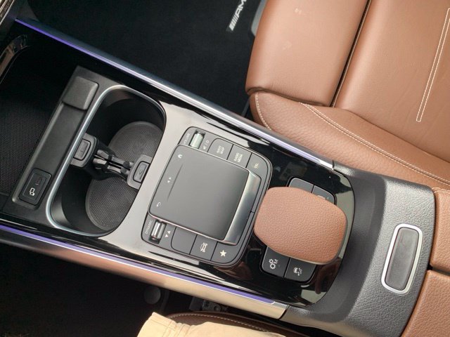 Used 2023 Mercedes-Benz GLA 35 AMG 4MATIC w/ Premium Package image 32