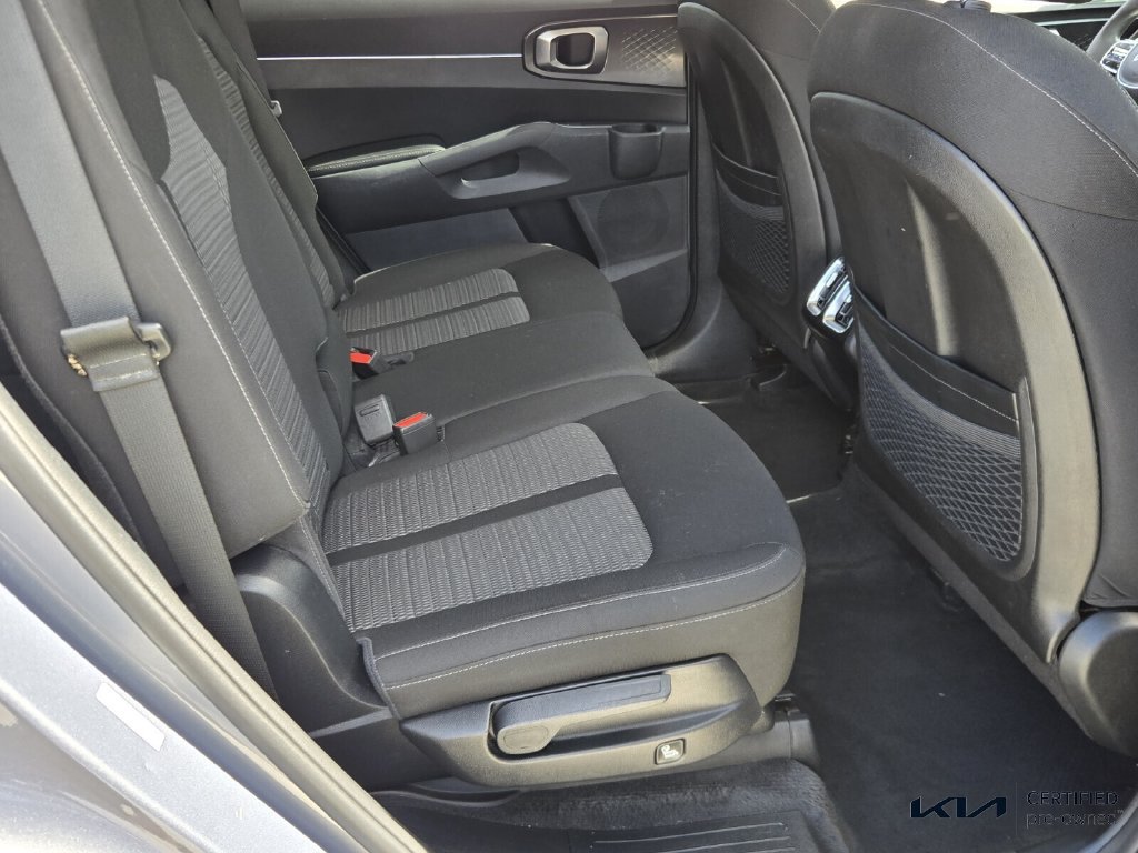 Certified 2023 Kia Sorento LX FWD image 16