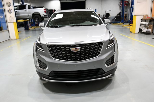 Used 2025 Cadillac XT5 Premium Luxury image 3