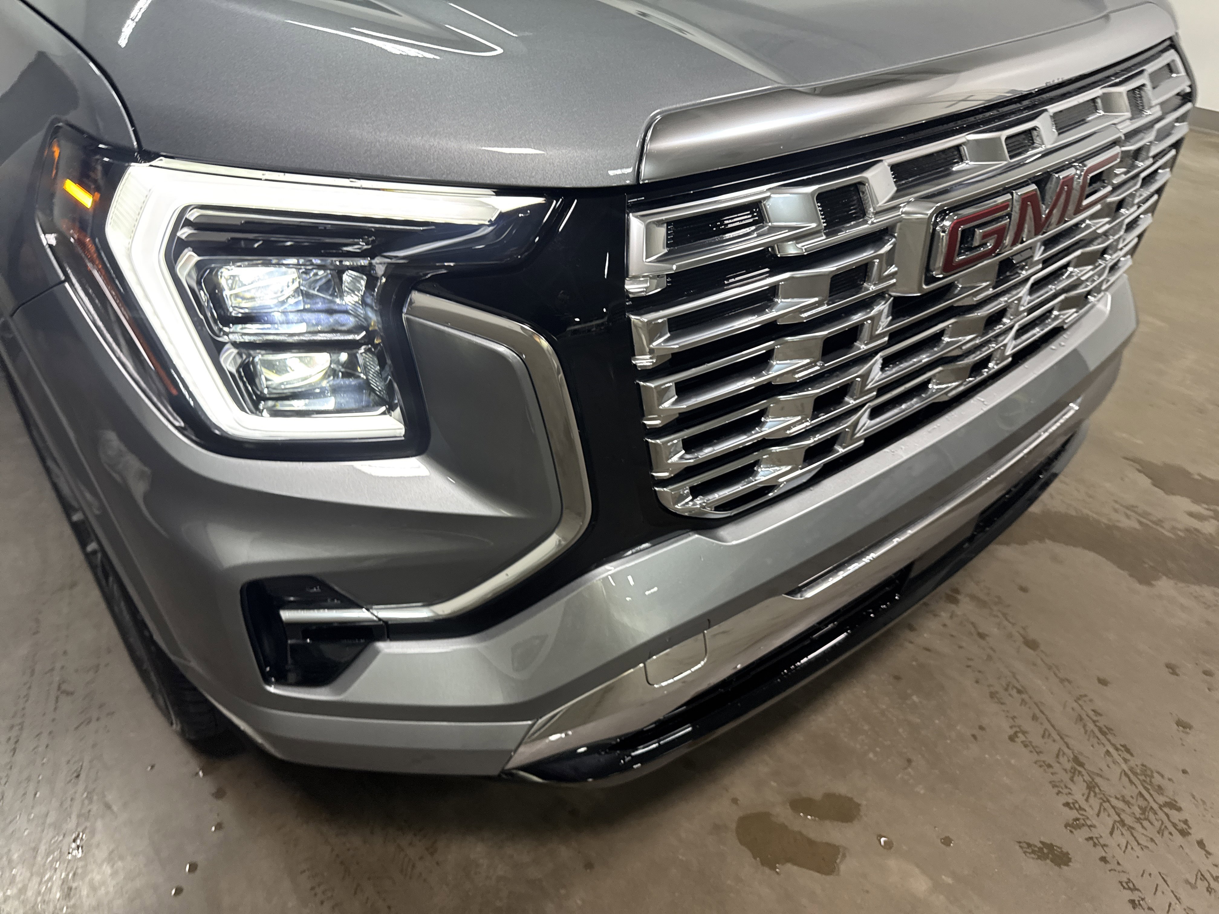 Used 2026 GMC Terrain Denali w/ LPO, Black Badging Package AWD/4WD image 41