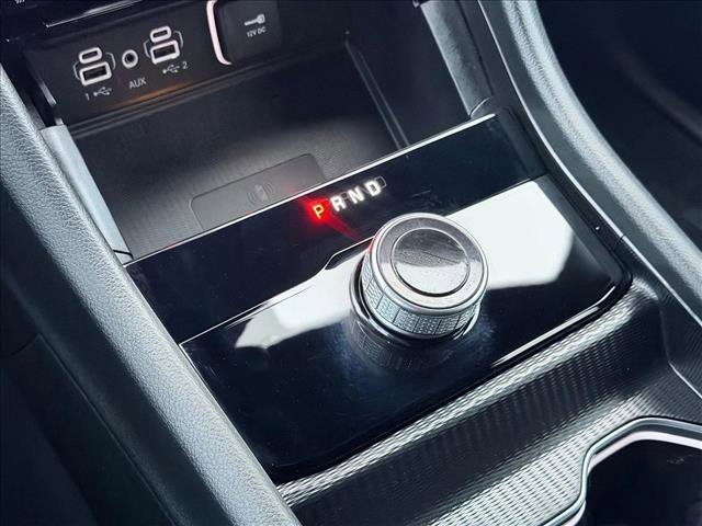 Used 2025 Jeep Grand Cherokee L Altitude image 11