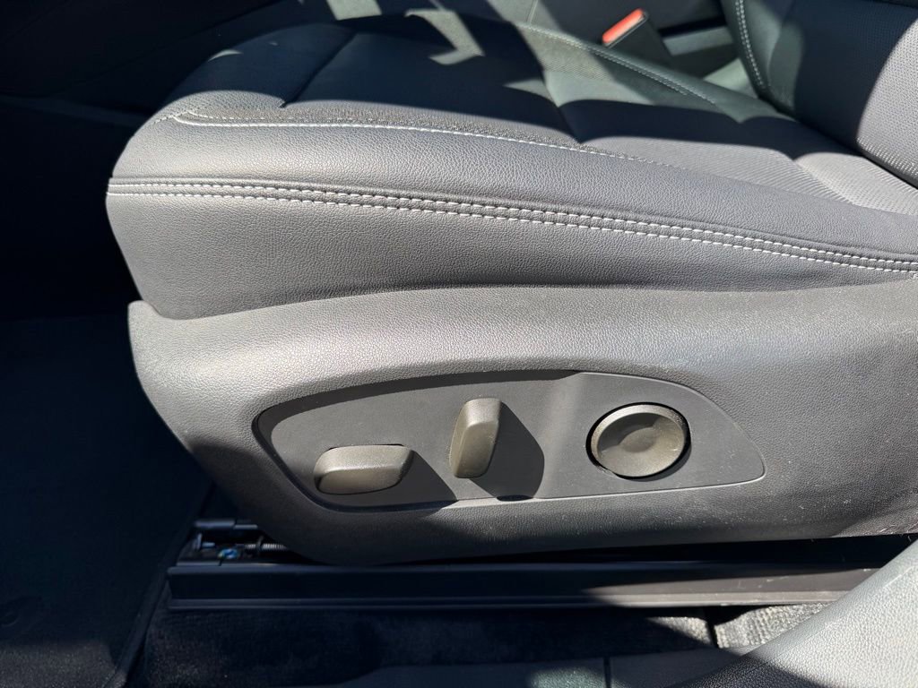 Used 2025 Chevrolet Blazer EV LT image 17