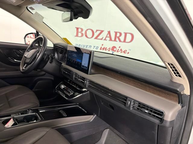 Certified 2023 Lincoln Corsair Reserve w/ Equipment Group 201A AWD/4WD image 17