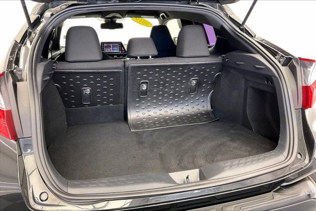 Used 2019 Toyota C-HR XLE FWD image 27
