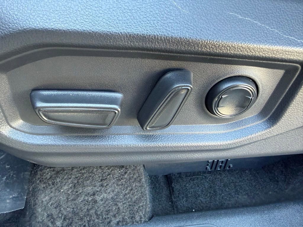 Used 2025 Toyota Tundra Limited image 12