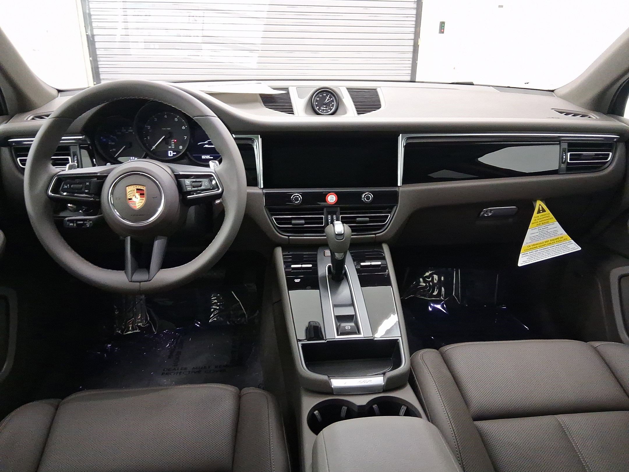 Used 2026 Porsche Macan AWD/4WD image 13