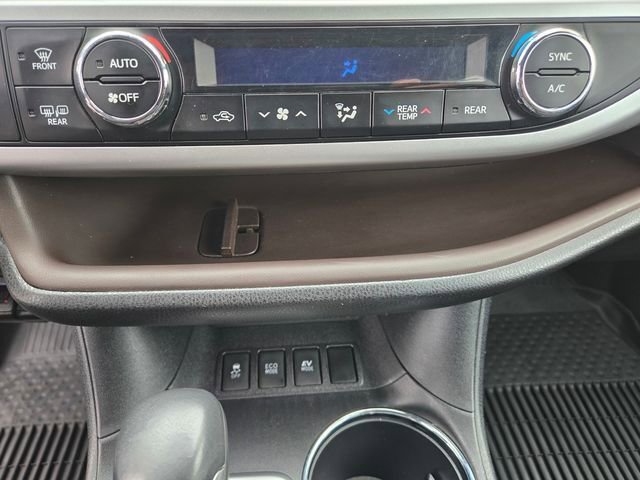 Certified 2017 Toyota Highlander Limited AWD/4WD image 17