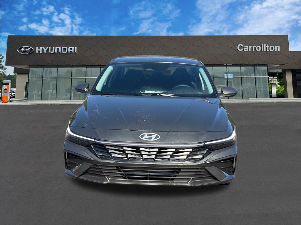 New 2026 Hyundai Elantra SE FWD image 2