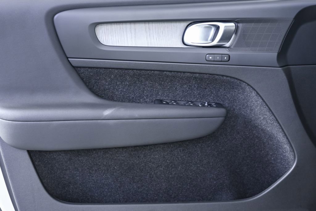 New 2026 Volvo XC40 B5 Core image 6