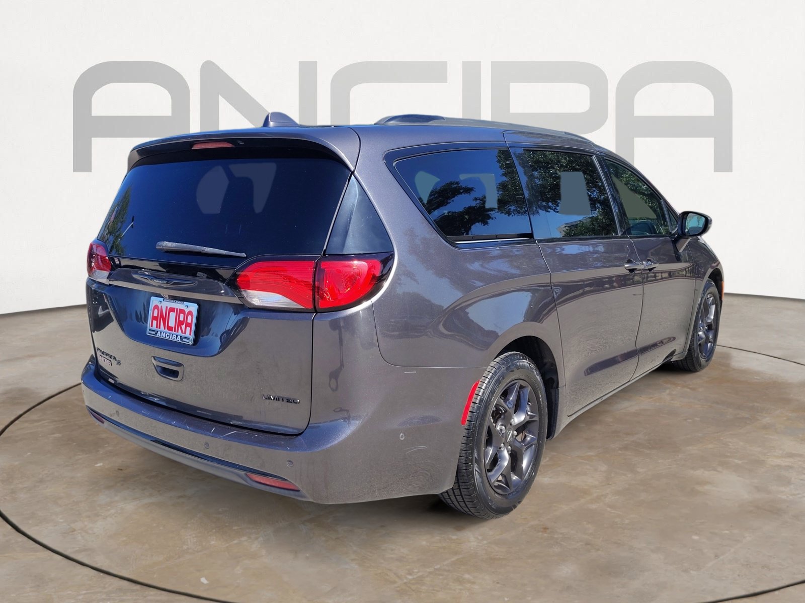 Used 2019 Chrysler Pacifica Limited w/ Advanced Safetytec Group FWD image 11