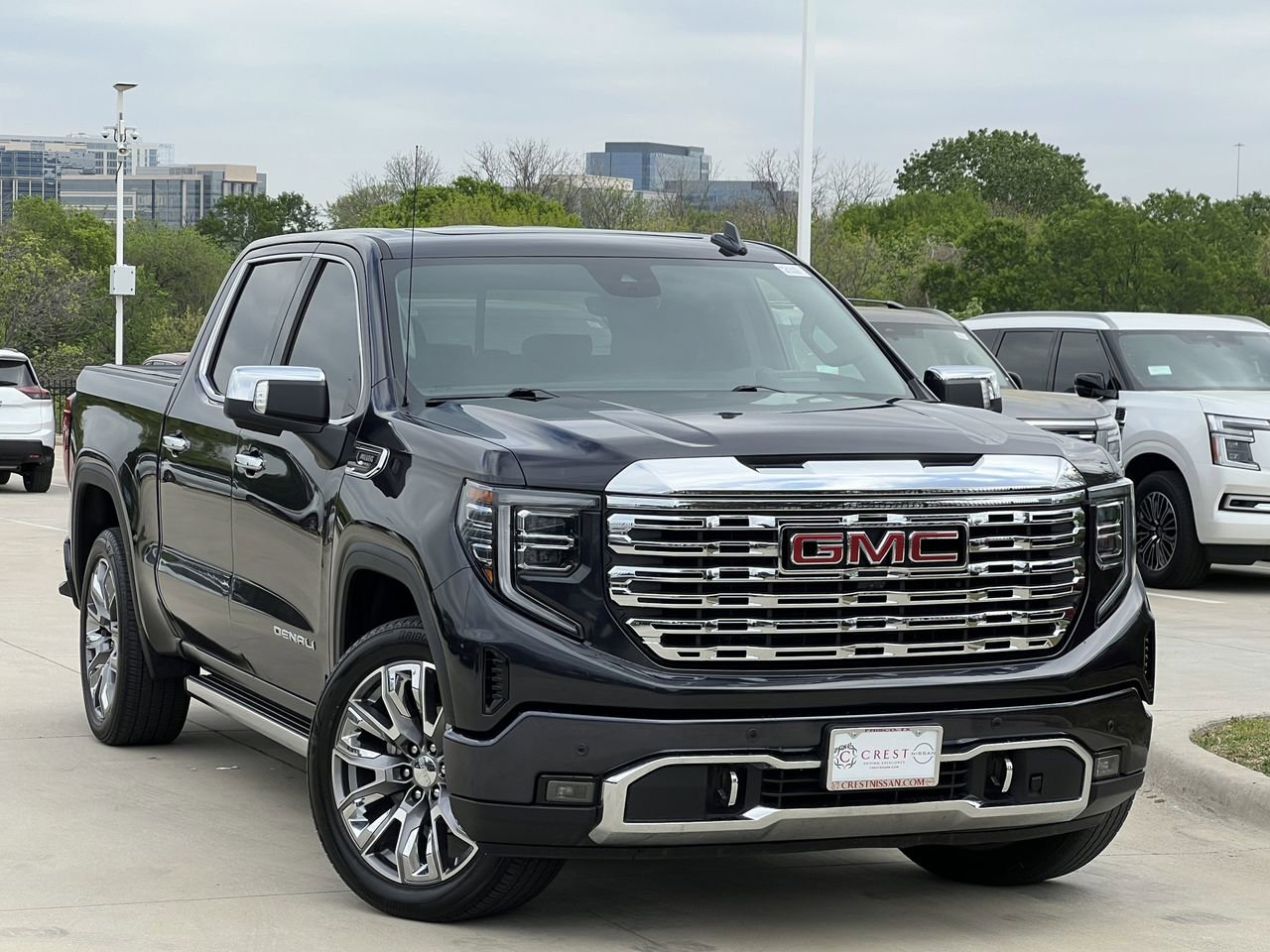 Used 2023 GMC Sierra 1500 Denali w/ Denali Reserve Package AWD/4WD image 2