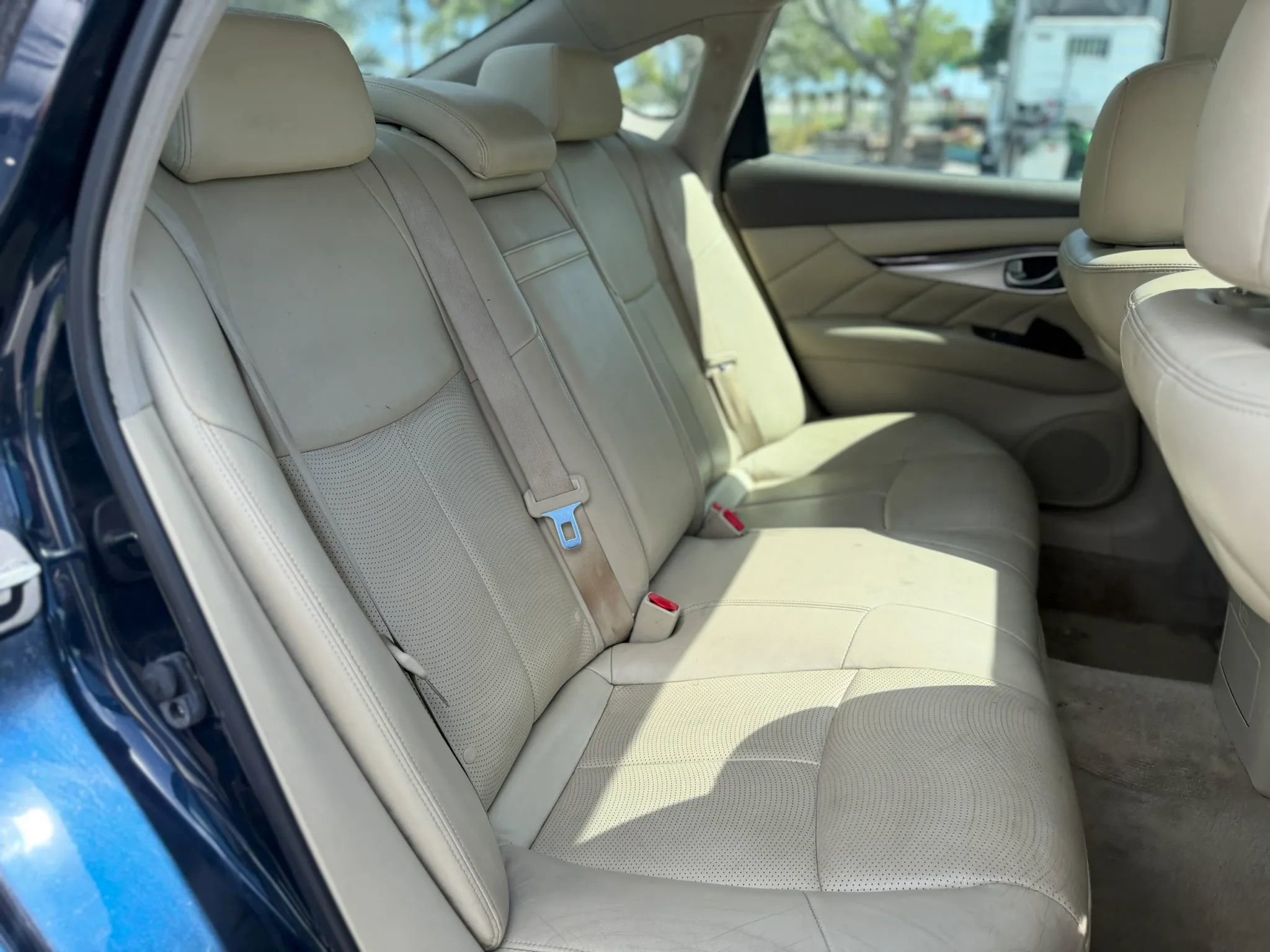 Used 2015 INFINITI Q70 3.7 AWD/4WD image 16
