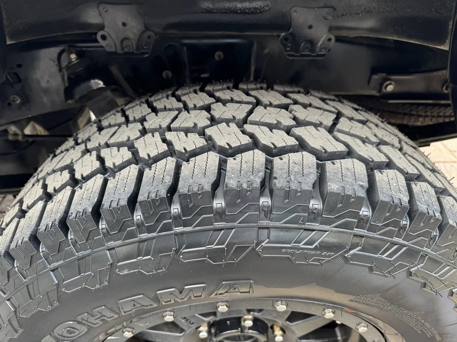 Used 2010 Toyota Tundra 4x4 CrewMax w/ Tow Pkg image 14
