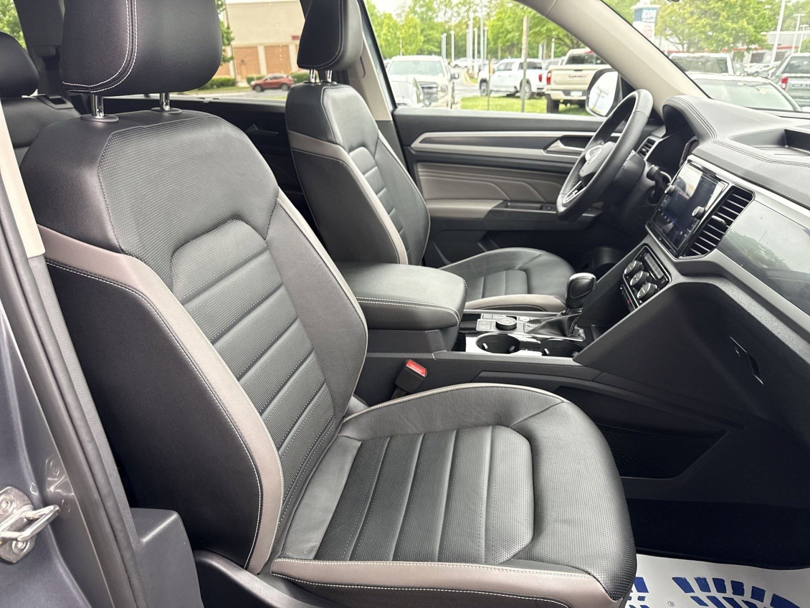Used 2023 Volkswagen Atlas SEL Premium AWD/4WD image 25