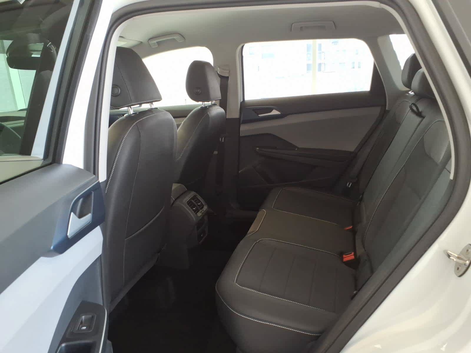 Used 2024 Volkswagen Taos SE AWD/4WD image 12