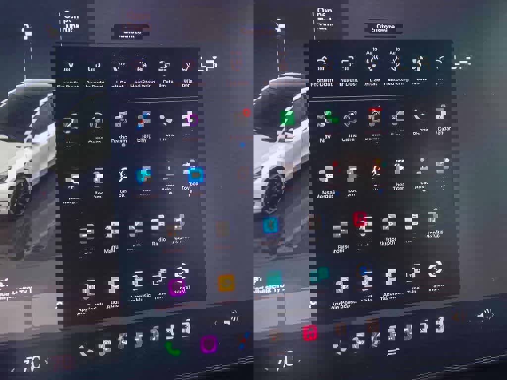 Used 2025 Tesla Model Y Performance image 21