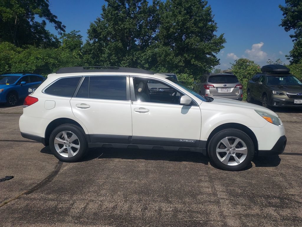 Used 2014 Subaru Outback 2.5i Limited w/ Moonroof Package AWD/4WD image 8