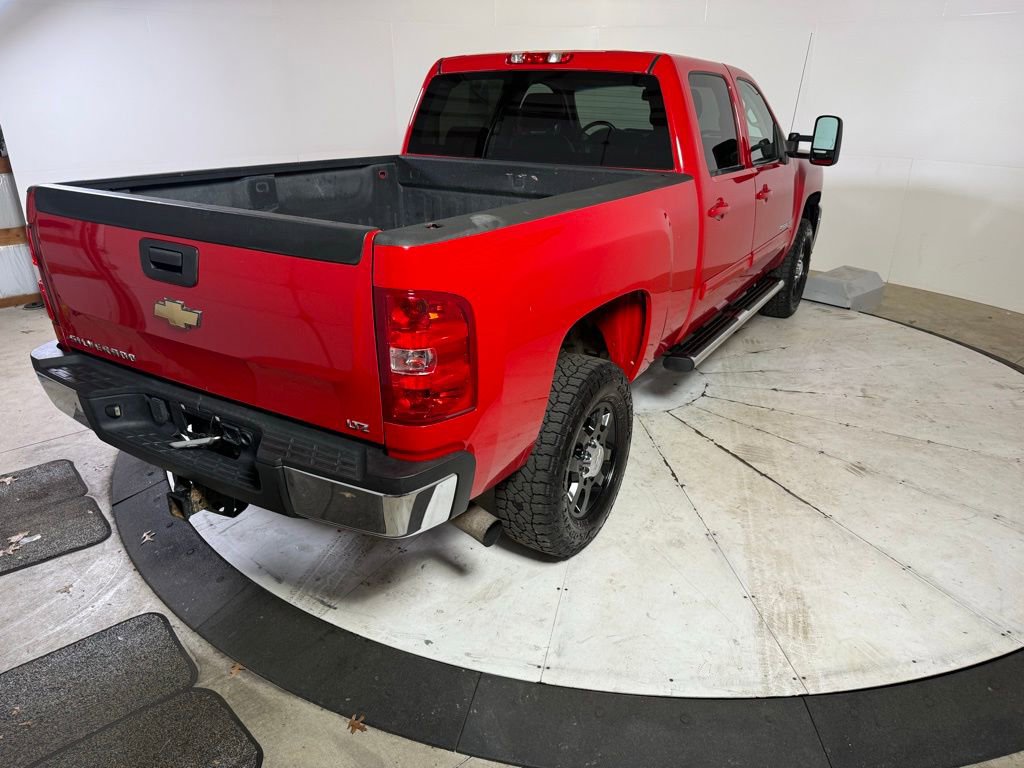 Used 2011 Chevrolet Silverado 2500 LTZ w/ Suspension Package, Off-Road AWD/4WD image 7