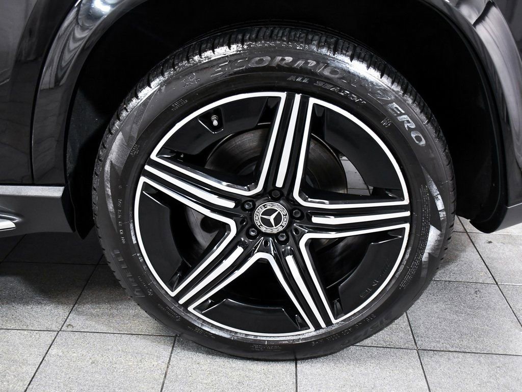 Used 2025 Mercedes-Benz GLE 450e GLE 450e w/ AMG Line Exterior image 8