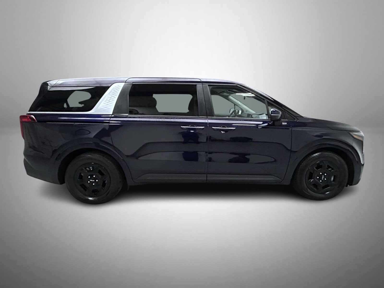Used 2025 Kia Carnival FWD image 4