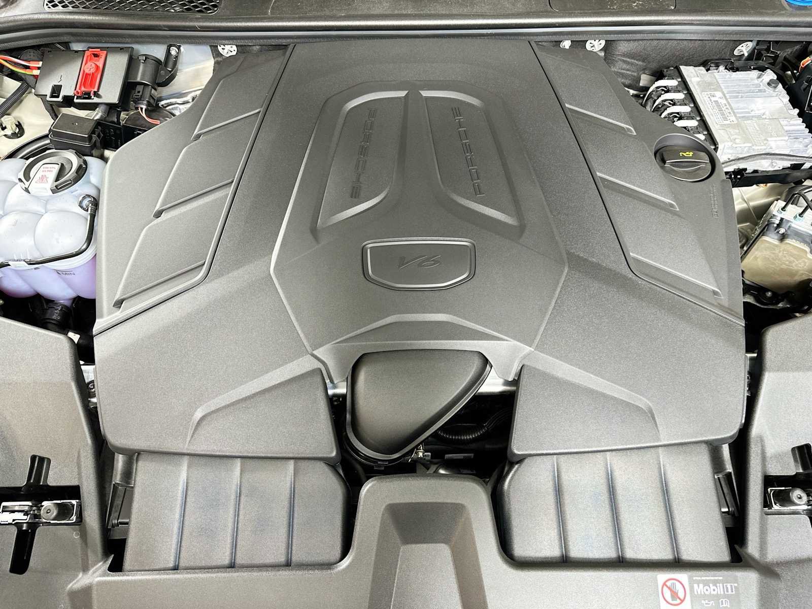 New 2025 Porsche Cayenne image 30