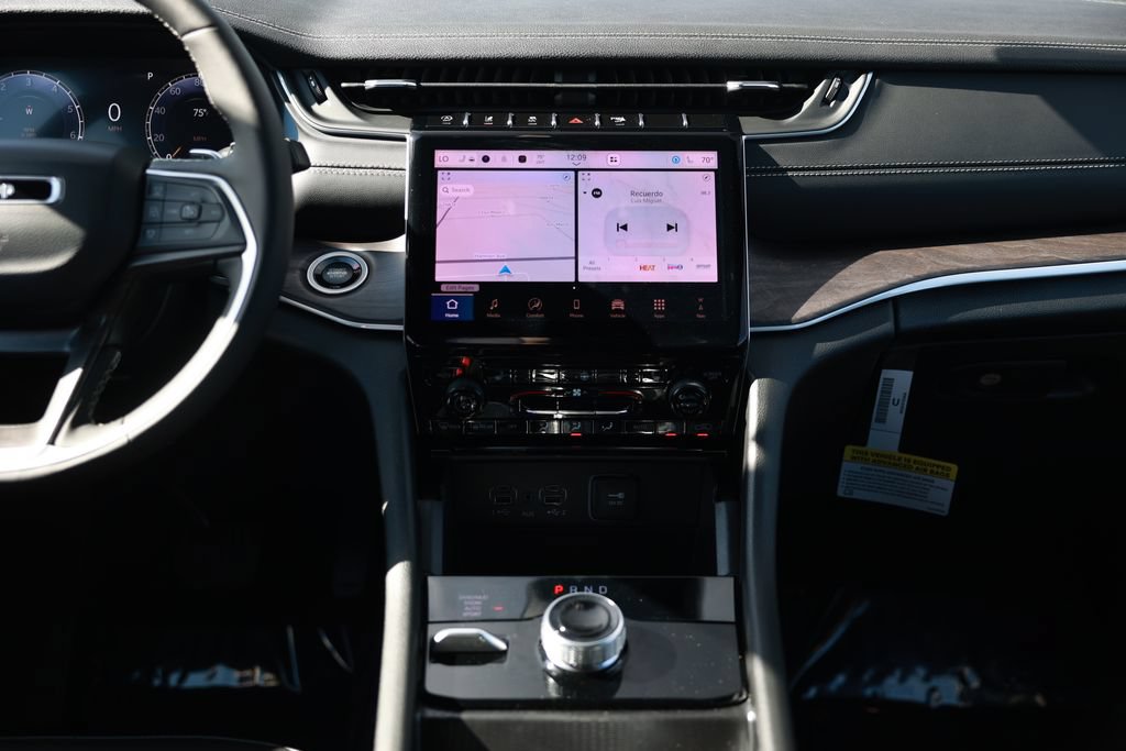 New 2025 Jeep Grand Cherokee Limited AWD/4WD image 24