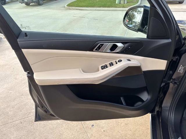Used 2022 BMW X5 sDrive40i w/ Parking Assistance Package image 23