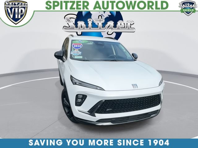 Used 2024 Buick Envision Sport Touring image 3