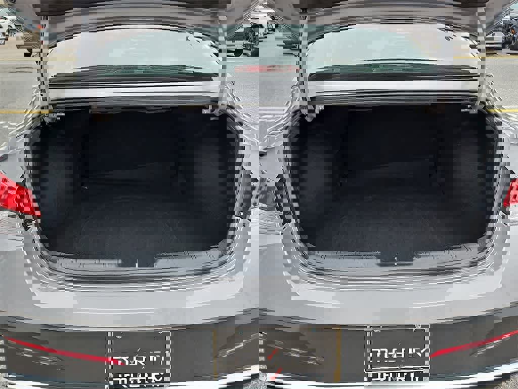 Used 2024 Hyundai Elantra SEL image 28