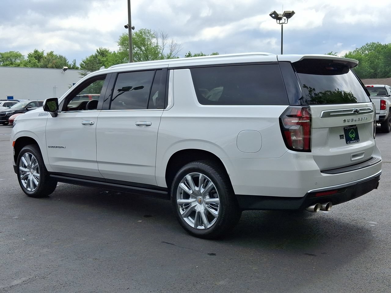 Used 2024 Chevrolet Suburban High Country AWD/4WD image 22
