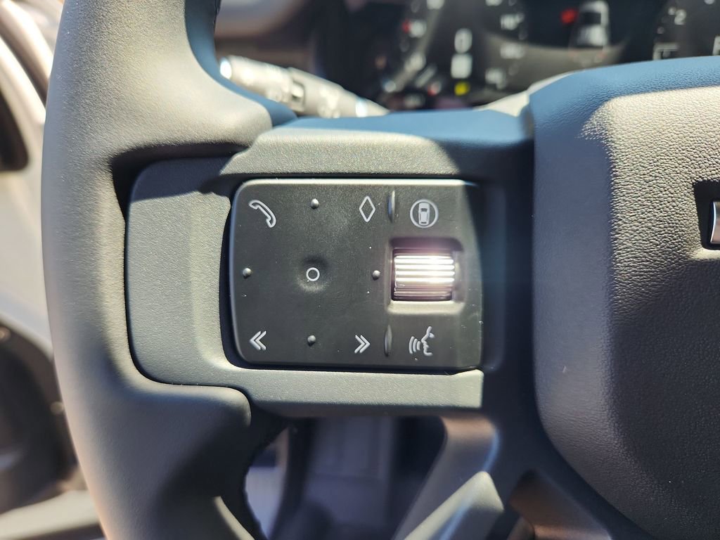 New 2026 Land Rover Defender 110 X-Dynamic SE AWD/4WD image 17