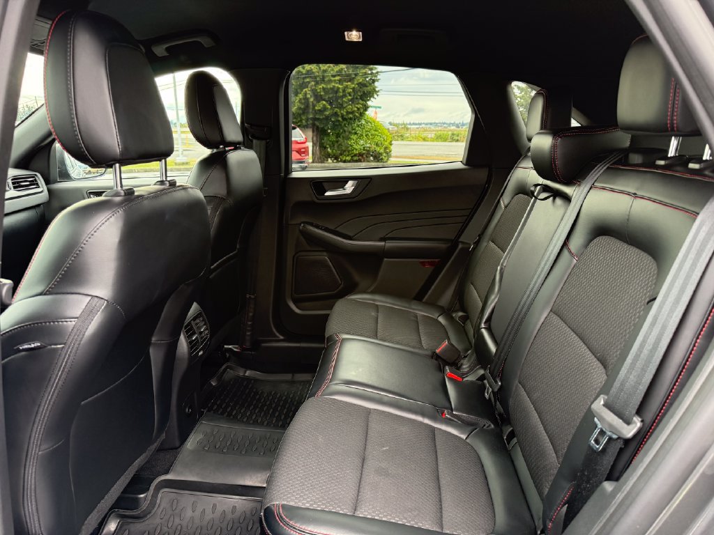 Used 2023 Ford Escape ST-Line w/ Tech Pack #1 AWD/4WD image 15