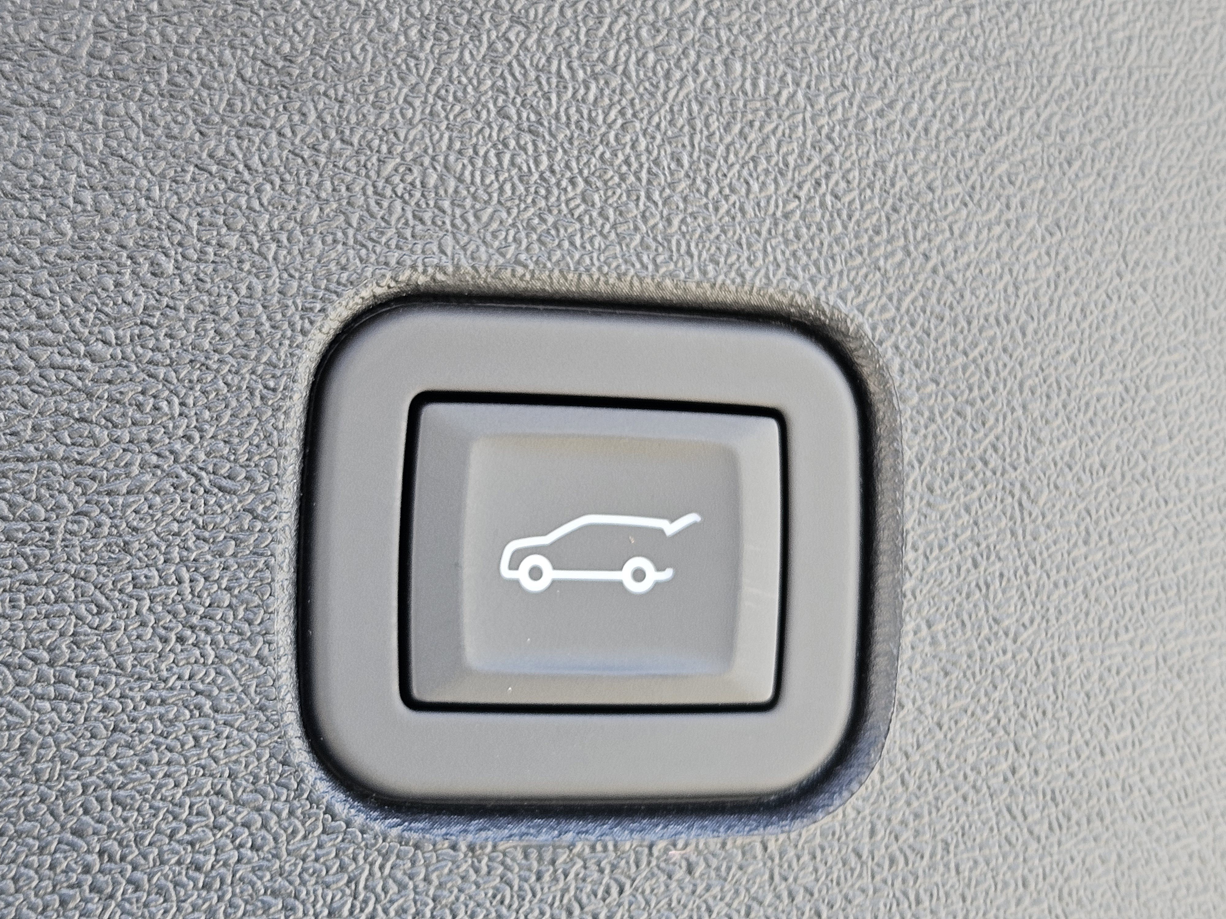 New 2025 Cadillac Optiq Luxury 2 w/ LPO, Floor Liner Package image 13