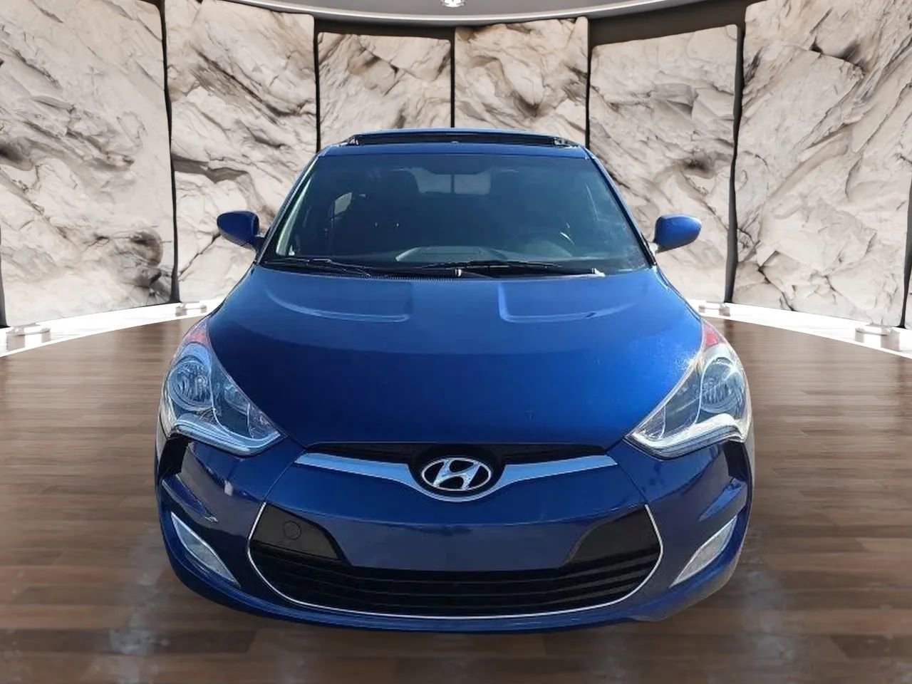 Used 2017 Hyundai Veloster Value Edition FWD image 2