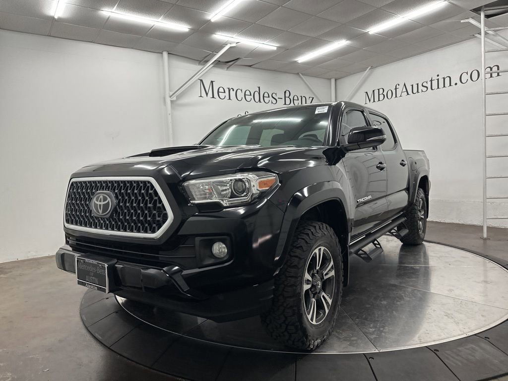 Used 2019 Toyota Tacoma TRD Sport w/ Technology Package image 3