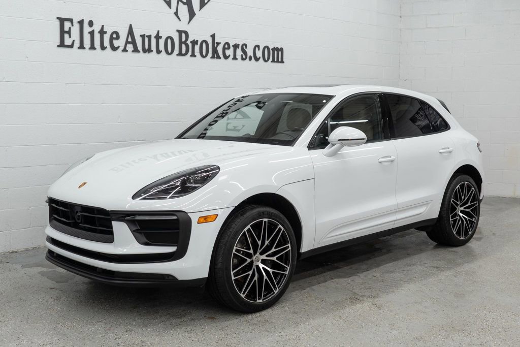 Used 2023 Porsche Macan image 44