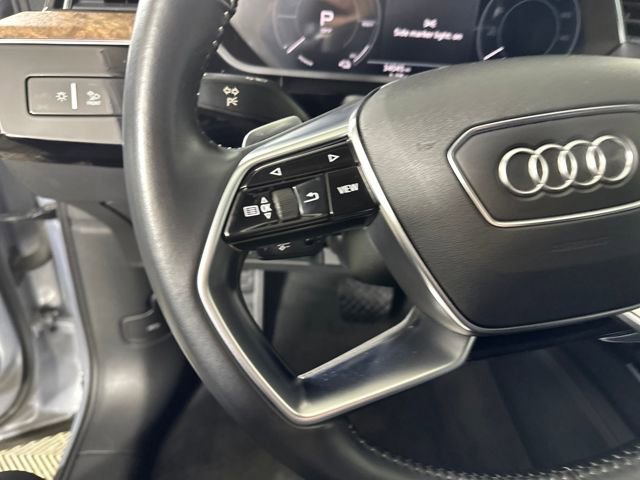 Used 2019 Audi e-tron Prestige w/ Prestige Package image 15