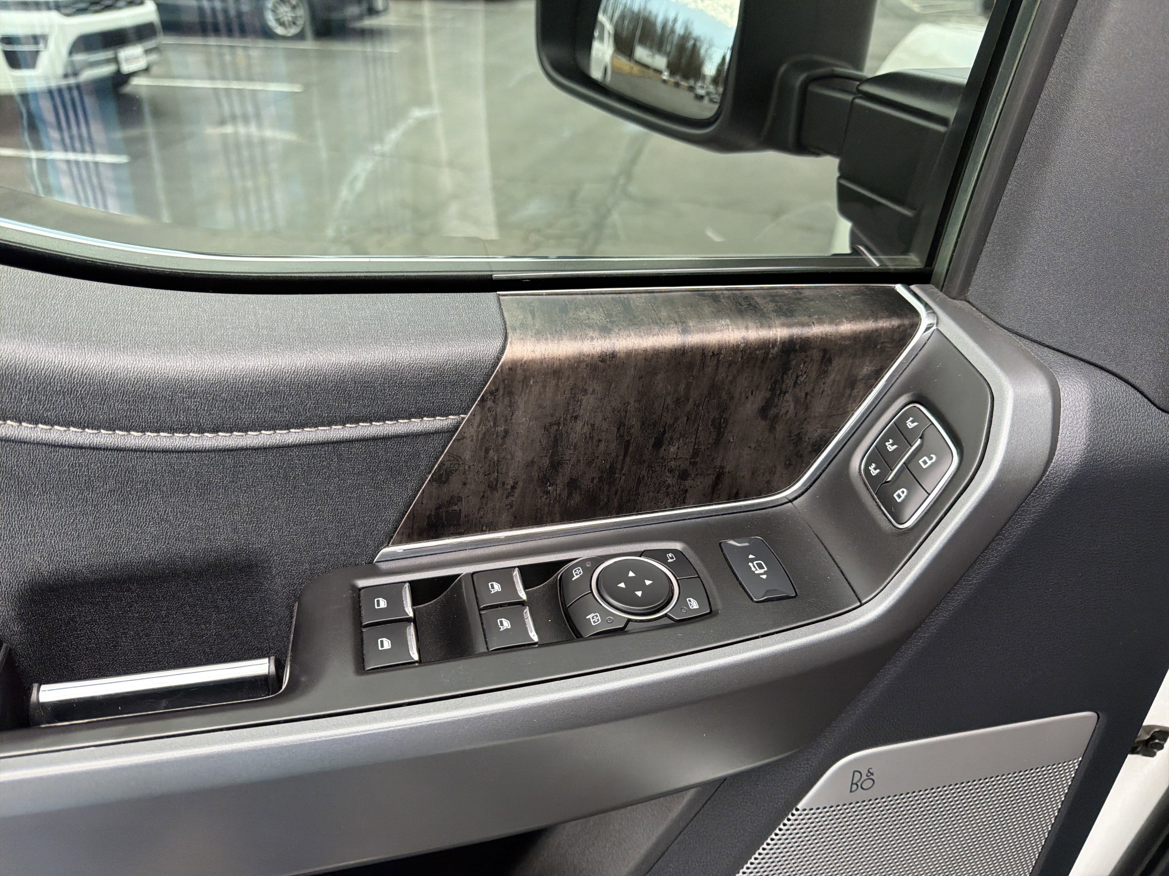 Used 2024 Ford F250 Lariat w/ Lariat Ultimate Package image 28