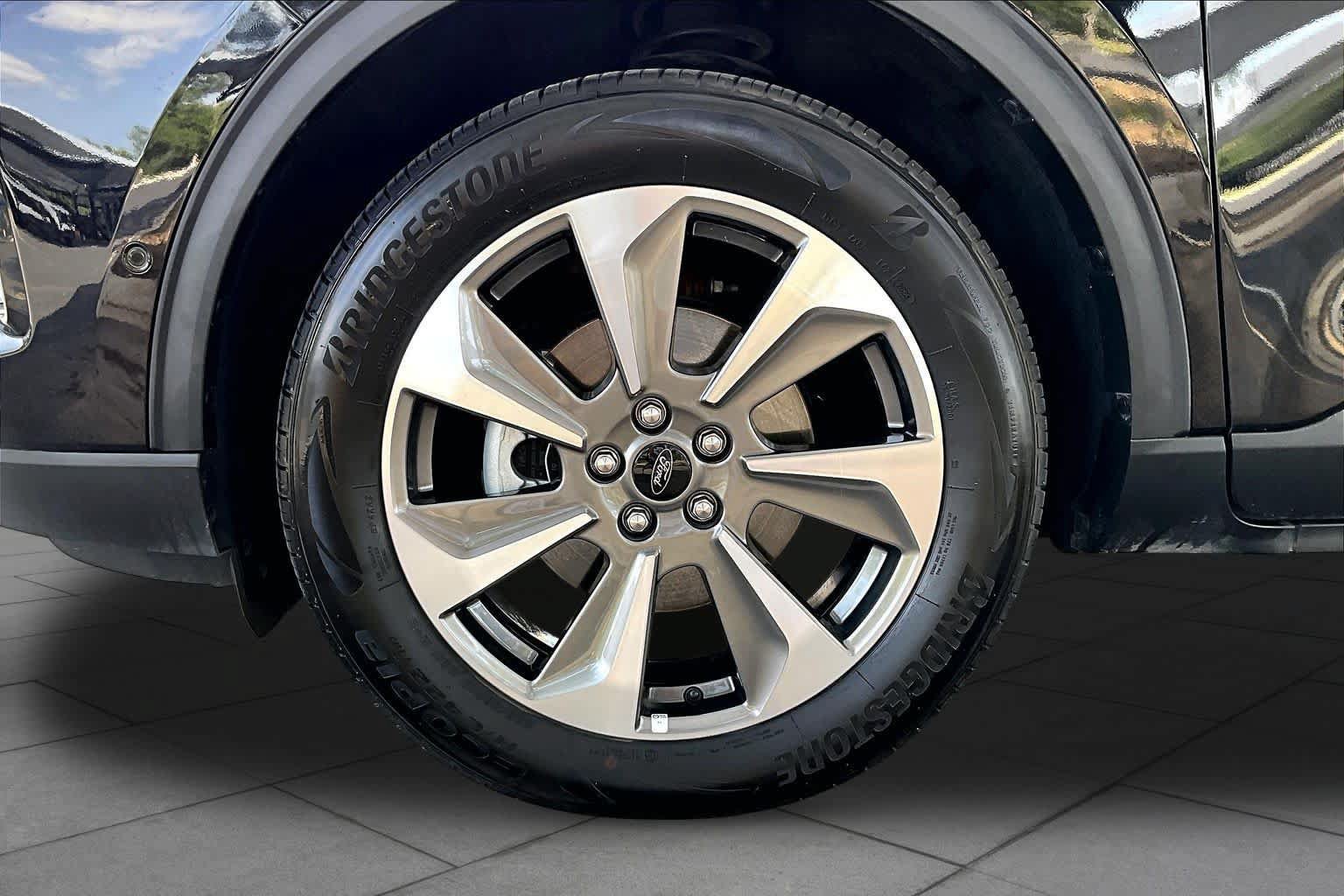 Used 2023 Ford Escape Platinum w/ Premium Technology Package AWD/4WD image 11