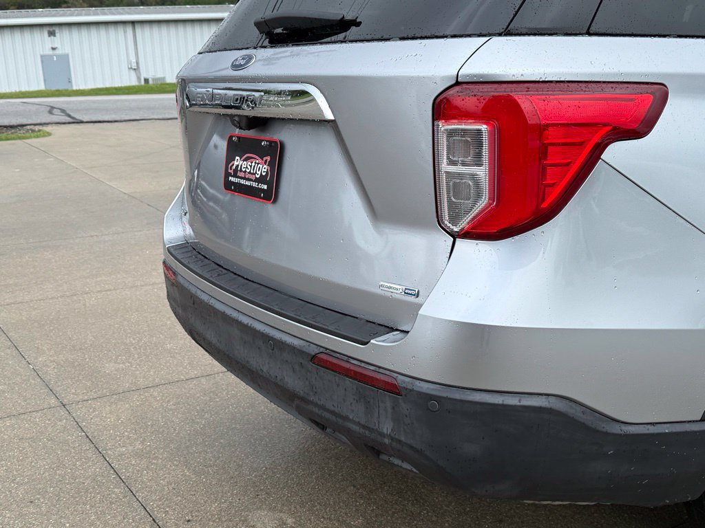 Used 2020 Ford Explorer XLT w/ Comfort Package AWD/4WD image 16