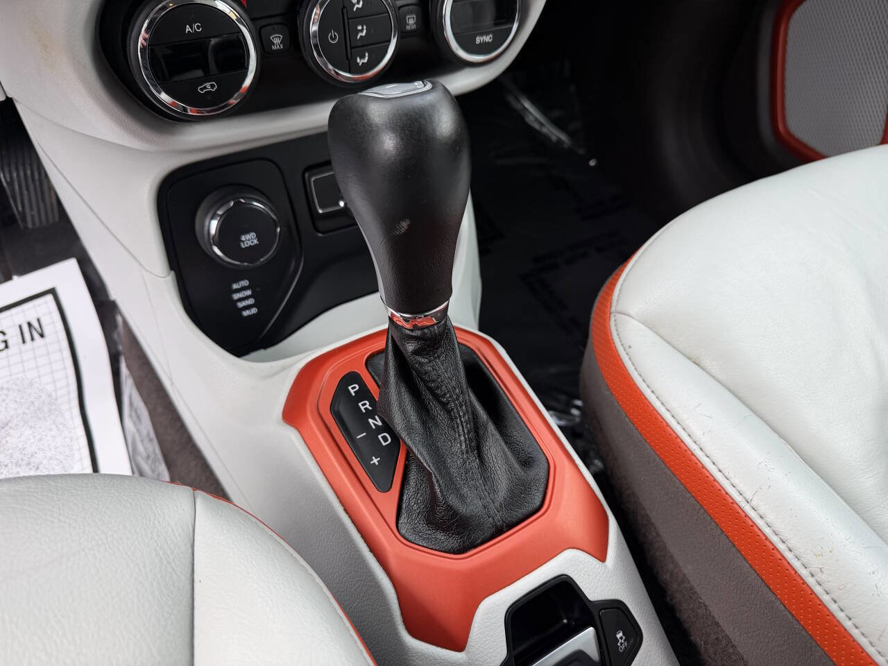 Used 2017 Jeep Renegade Limited image 20