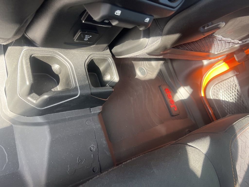 Certified 2025 Jeep Gladiator Mojave w/ Safety Group image 41