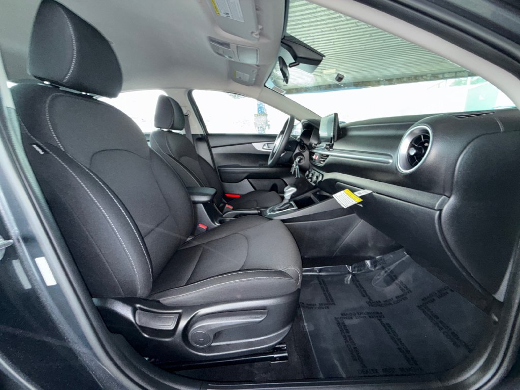 Used 2023 Kia Forte LXS w/ LXS Technology Package FWD image 23